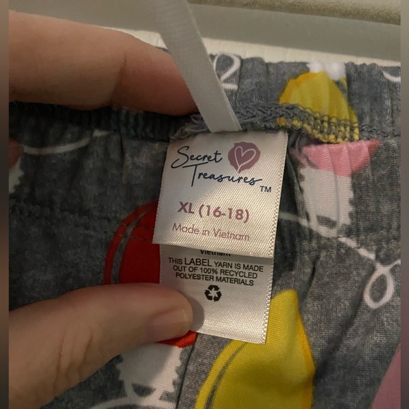 Lighten Up pajamas, Secret Treasures. Large top and XL bottom (jogger style) NWT - Picture 8 of 9